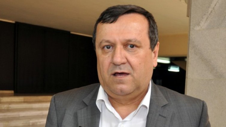 Пенсионерите вземат помощта от 30 лева до 19 април