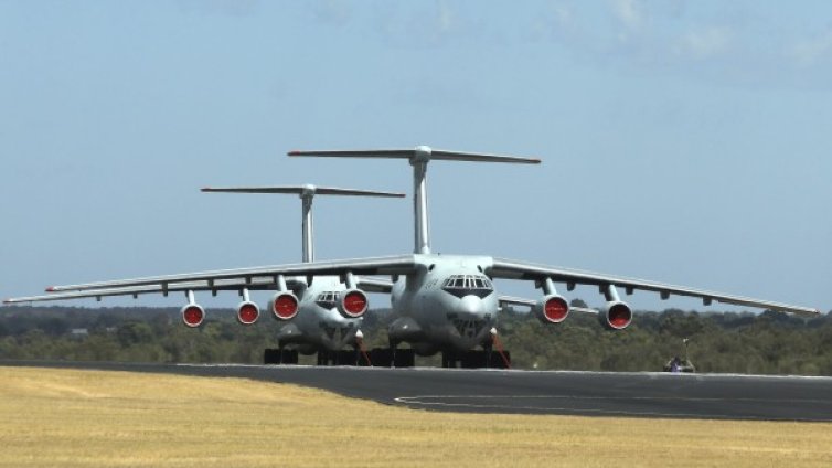 Расте надеждата, че ще намерят останките от изчезналия самолет