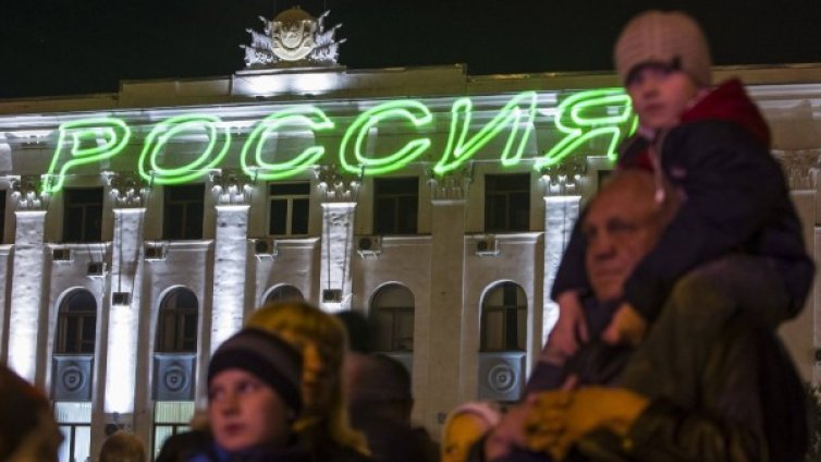 В Крим пристигат по над 200 бежанци от Украйна всеки ден