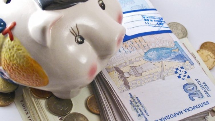 Домакинствата спестиха нови 114 млн. лв. през февруари