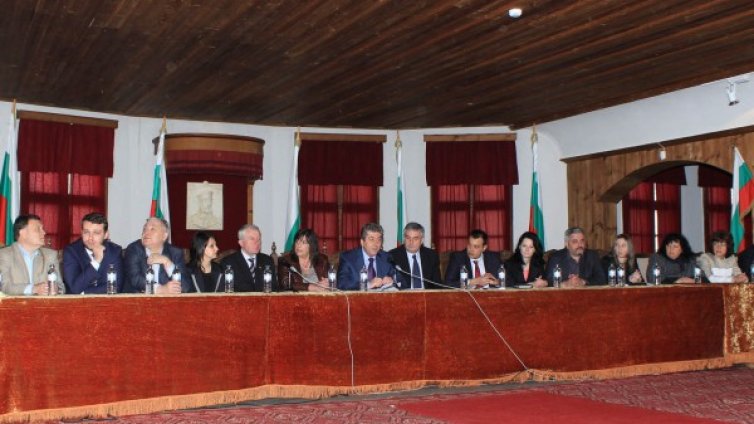 АБВ представи евролистата си: Води Калфин, втори е ген. Михов