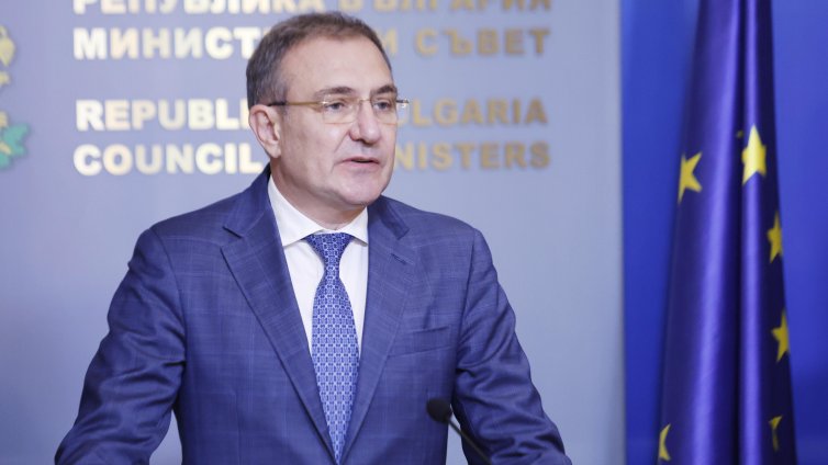Министър Гуцанов: Линията на бедност за 2026 година ще стане 764 лв.