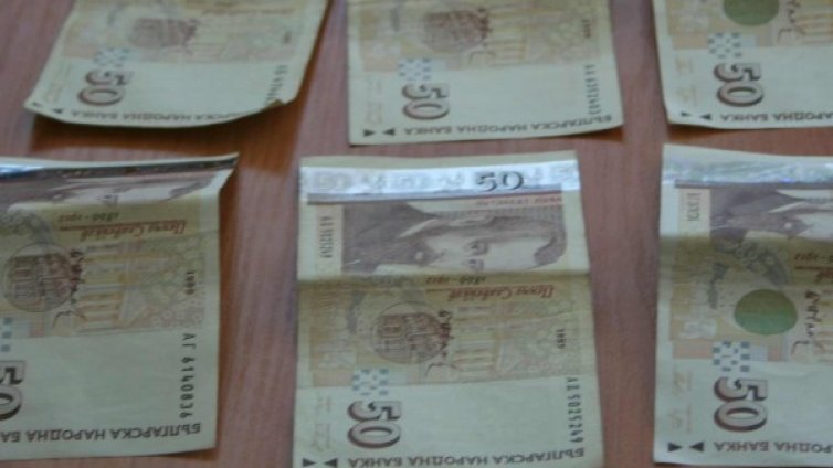 Пенсионерка даде 3000 лв. на ало измамници