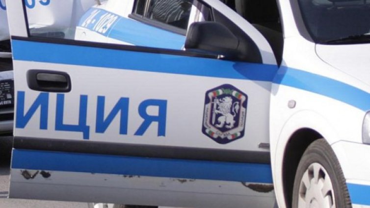 Маскиран и въоръжен опита да ограби павилион в Бургас 