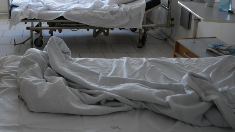 Психиатриите празни, улиците пълни с болни