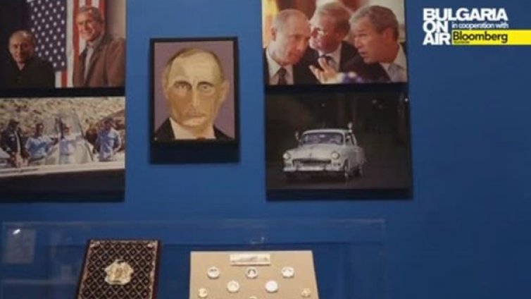Джордж Буш откри първата си изложба с портрети на световни лидери
