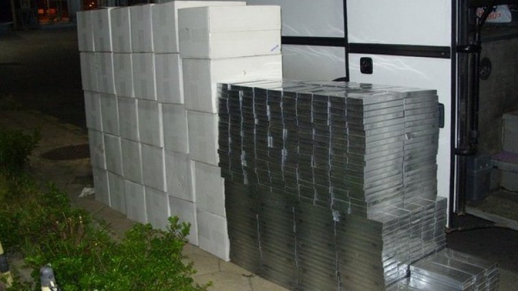 910 000 къса контрабандни цигари откриха на ГКПП-Кулата