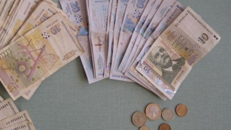 Решено: И стари кредити ще се погасяват без наказателни лихви 