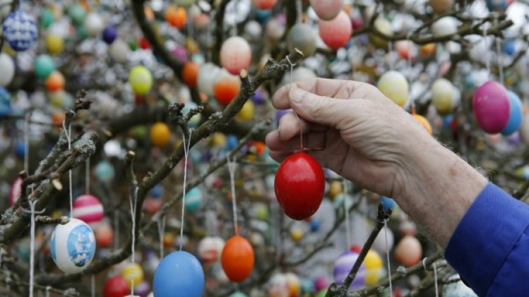 Странни великденски традиции