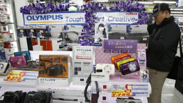 Olympus ще бъде съдена от шест банки
