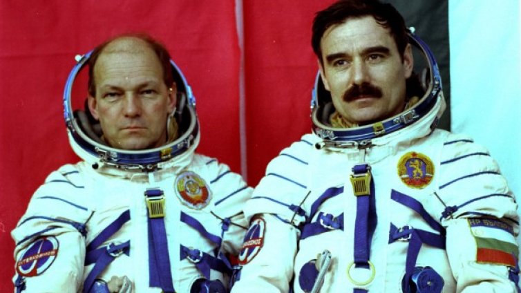 35 г. от първия полет на българин в Космоса