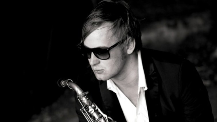 Max The Sax от Parov Stelar идва на 10 май