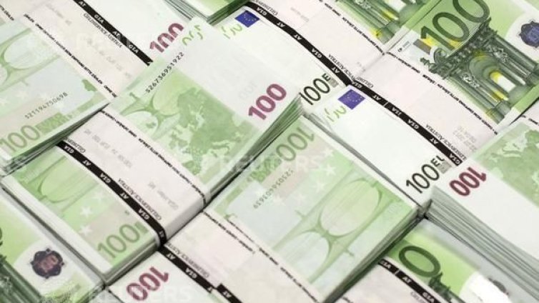 Възрастен мъж даде 350 евро на измамник във Враца