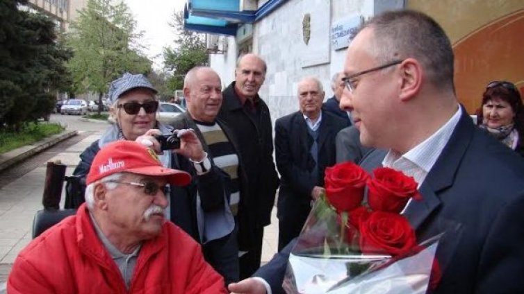 Борисов бяга от дебат, поканата ми все още е в сила!