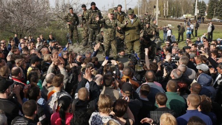 Връщат 15 украински бойни машини от Краматорск в базата им