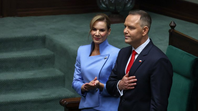 Карол Навроцки положи клетва, иска да промени Конституцията на Полша