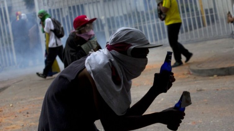 Венецуелци се събраха на великденски протестен митинг 