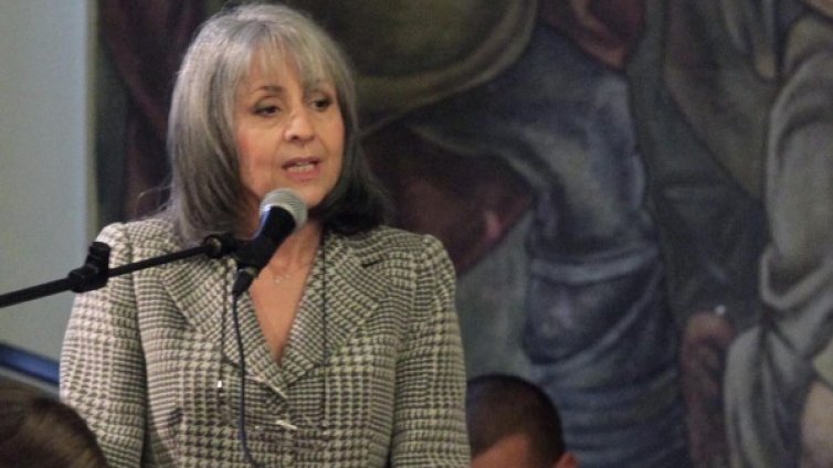 Няма война с Народното събрание, твърда е Попова