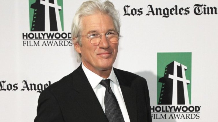 Ричард Гиър излиза с топ готвачката Падма Лакшми 