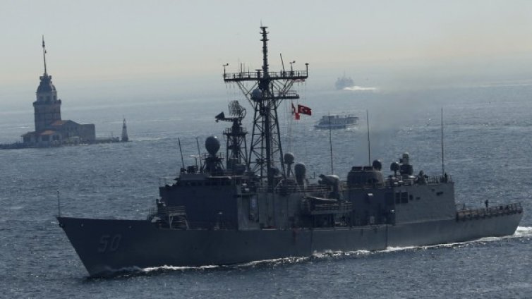 Американска фрегата навлезе в Черно море 