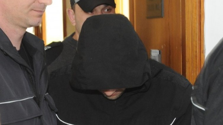 Заподозрян за убийство остава в ареста 