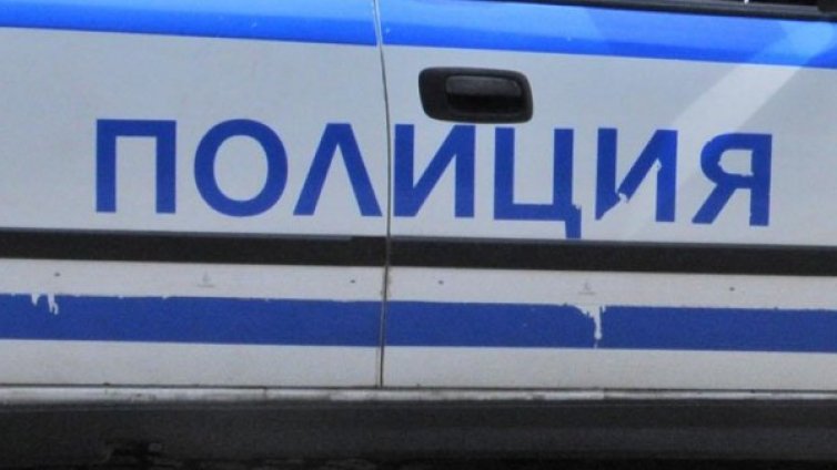 Четирима отмъкнаха проводник за 100 бона в Сливен