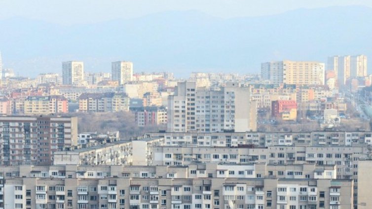 Санирането с европари тръгна с 2 г. закъснение