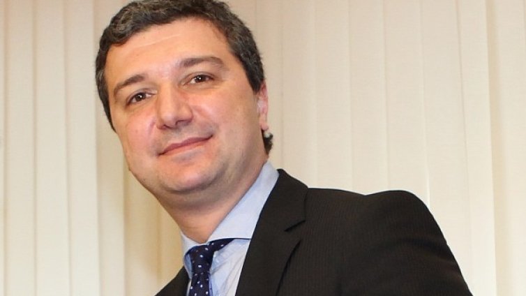 Стойнев: Докога с политици, които козируват на Европа
