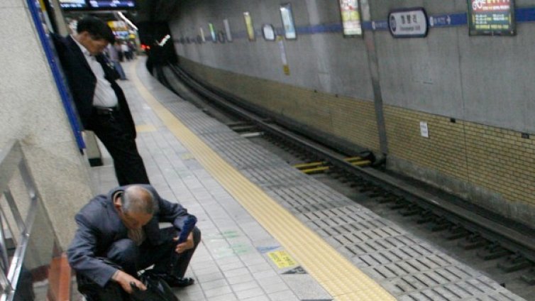 Над 100 души са ранени при катастрофа в метрото в Сеул