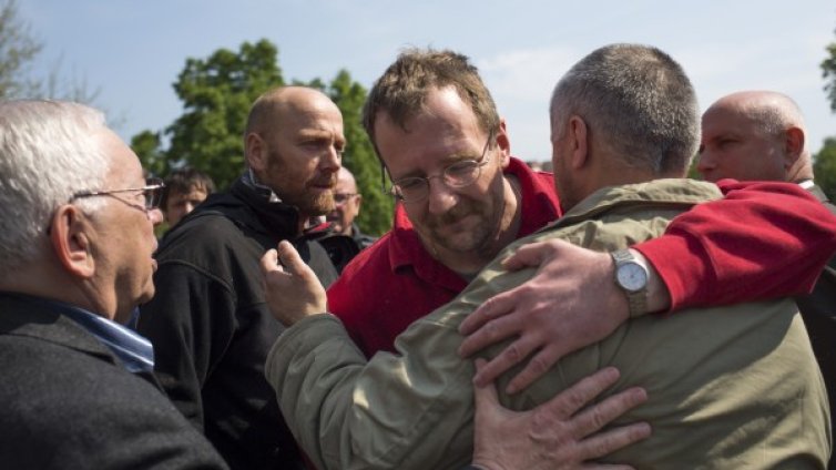 Освободените наблюдатели от ОССЕ пристигнаха в Донецк