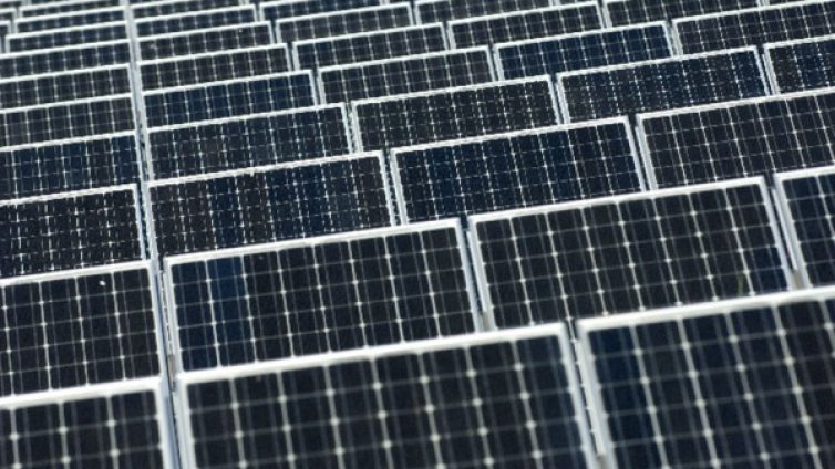 Произвеждаме два пъти повече ток от фотоволтаици през 2013 г.