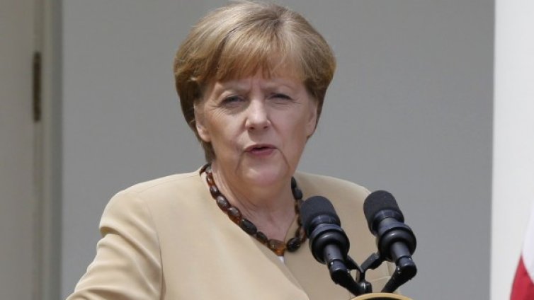 Виждаме, че не можем да смятаме мира и свободата за даденост