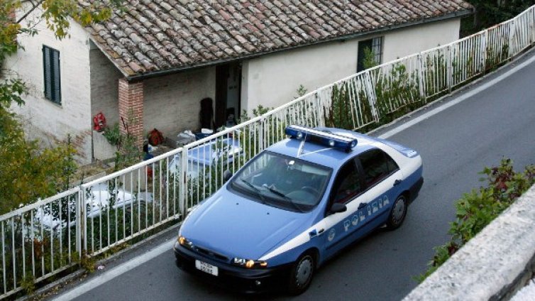 Малолетни хърватки обраха дома на италиански карабинер