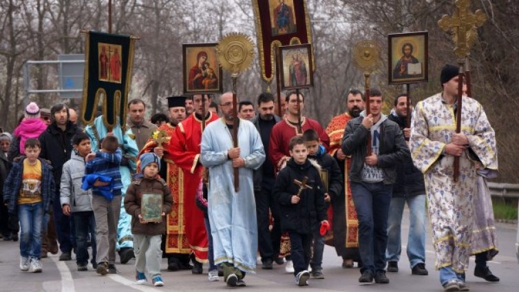 Утре: променят движението заради празника на Св.св. Кирил и Методий