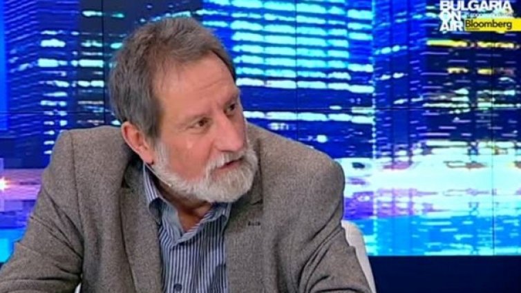 Ситуацията в Украйна отива към гражданска война, смята експерт 