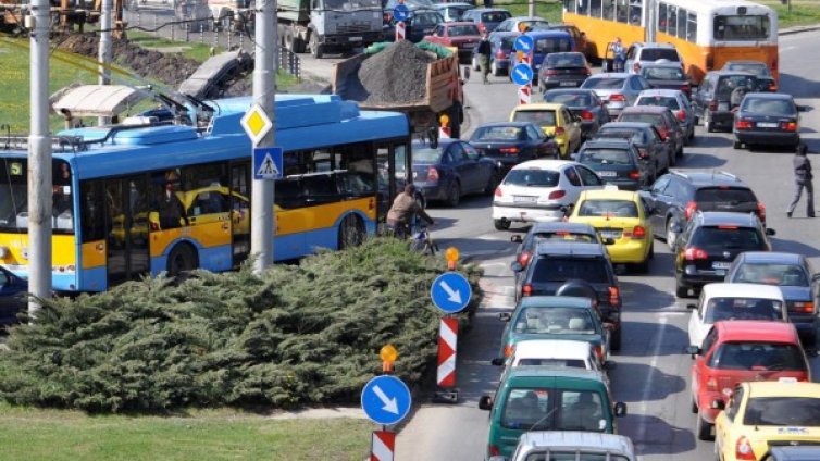 Затварят кръстовището при Семинарията от 15 май