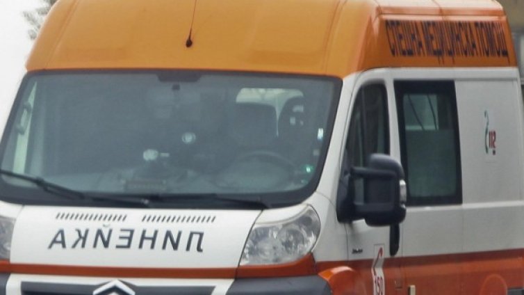 Загина мъж, блъснат от товарен автомобил