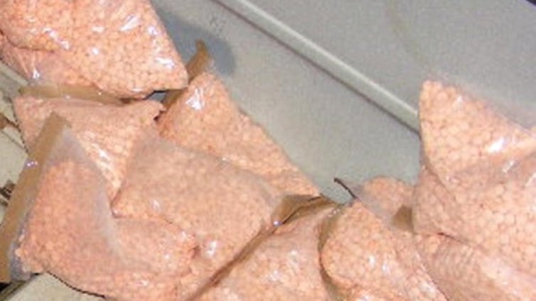 Иззеха амфетамин, кокаин и канабис от дома на 36-годишен мъж