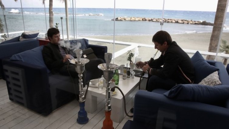 Наргилето е по-вредно и от цигарите 