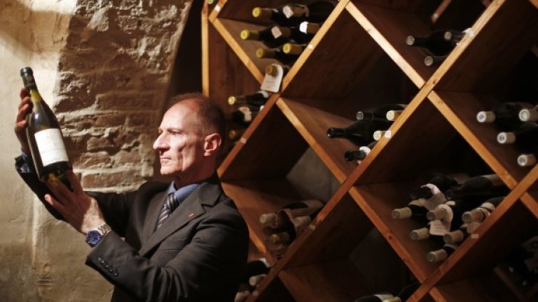 Червеното вино предпазва от кариеси