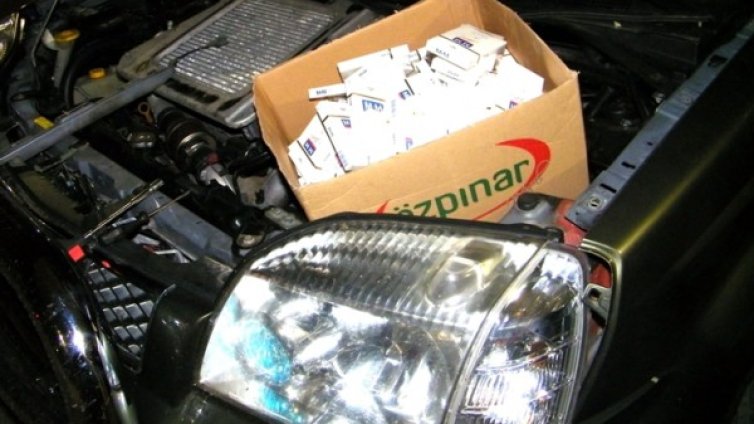 Митничари откриха "тапицирана" кола с цигари на Малко Търново