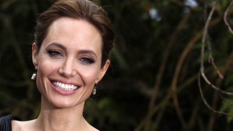 Двойната мастектомия се превръща в "мода" 