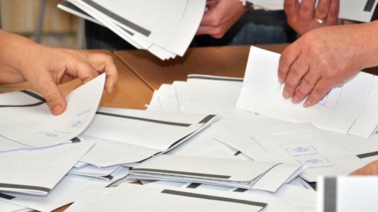 Избирателят на ГЕРБ: Висшистка в активна възраст от София