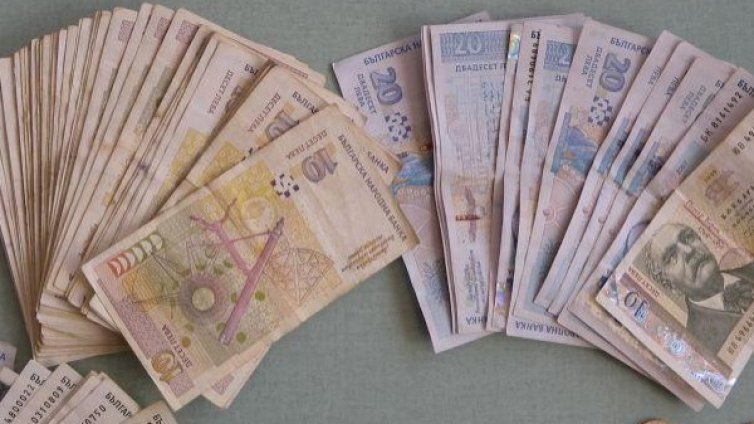 Задържаха санитар от Плевен за подкуп