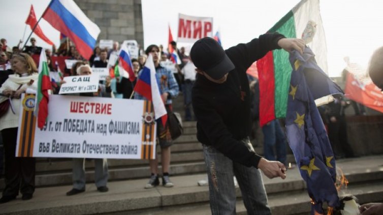 Западът в страх от руското влияние в България 