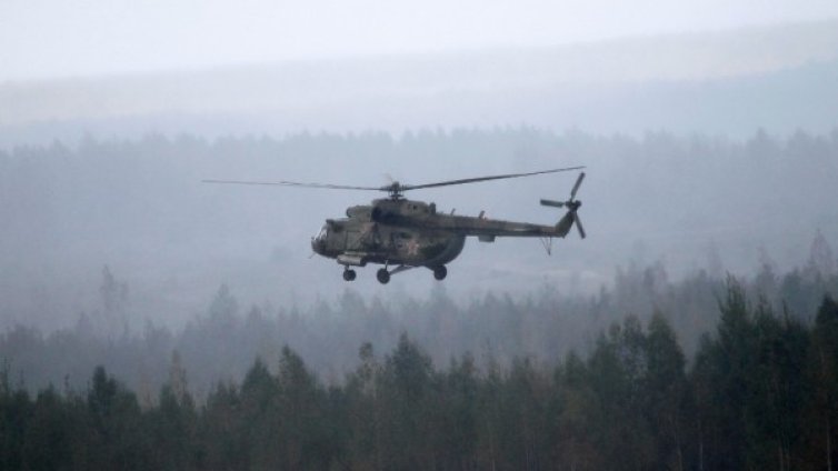 Вертолет Ми-8 падна в езеро в Мурманска област
