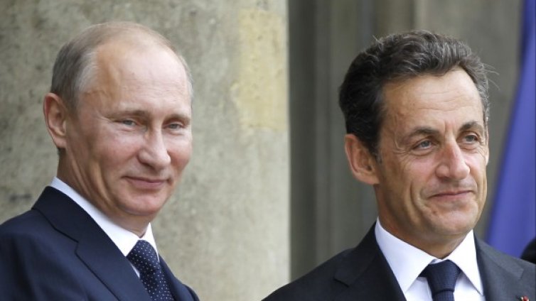 Саркози се е срещнал с Путин в Русия