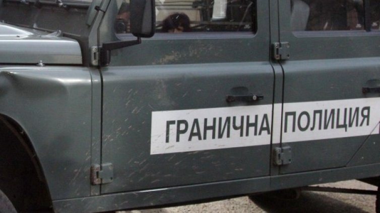 МВР спря нелегално извеждане на мигранти от страната