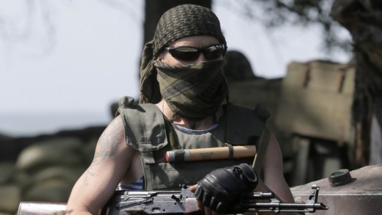 Украинските сили за сигурност обстрелват Славянск