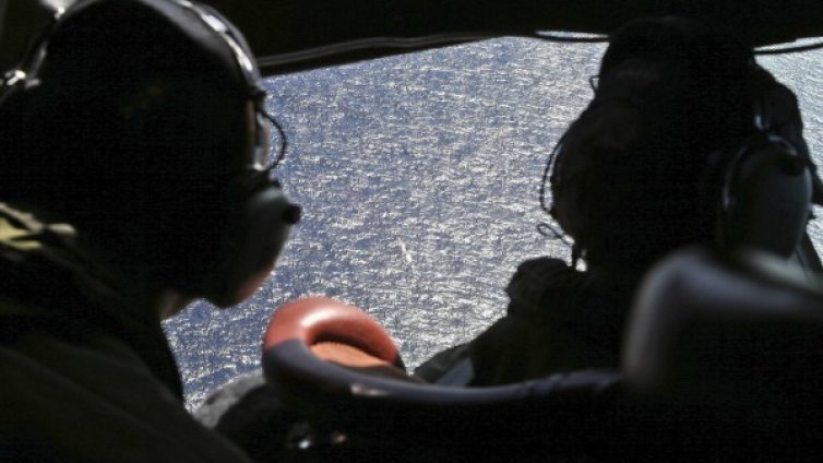 Дават 5 млн. долара за информация за изчезналия малайзийски самолет